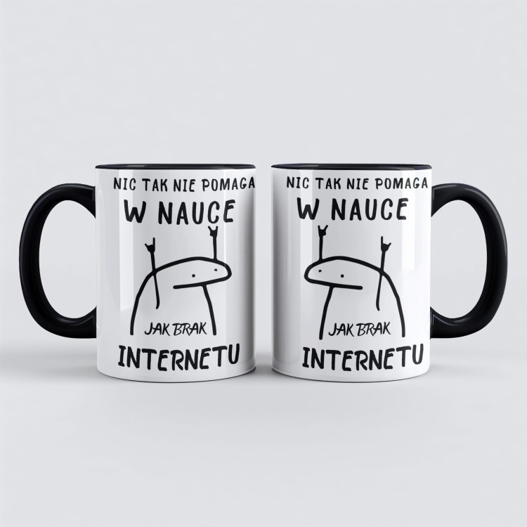 czarny kubek z napisem „Nic tak nie pomaga w nauce jak brak internetu”