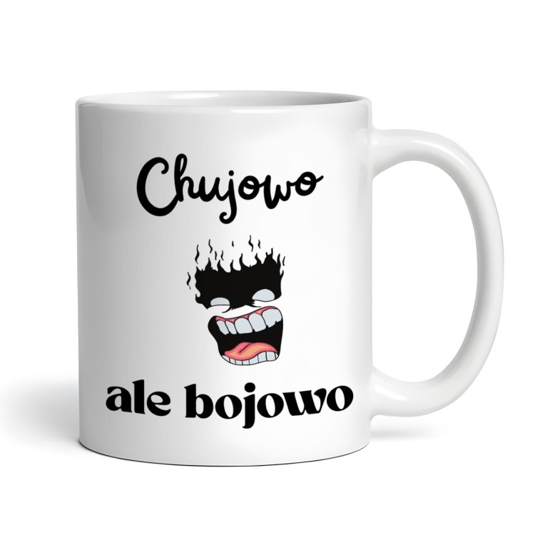 kubek z napisem „Chujowo ale bojowo” i imieniem pośrodku