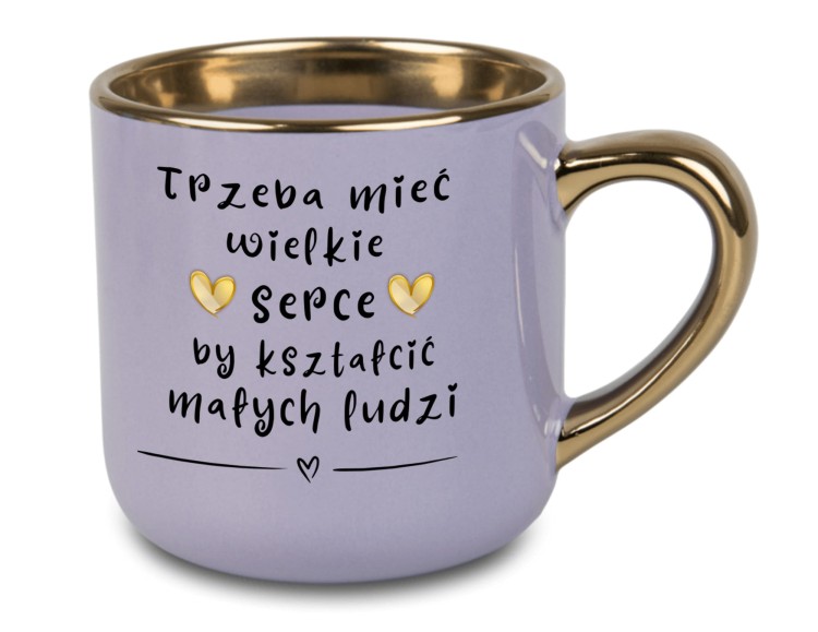 Elegancki fioletowy kubek z inspirującym cytatem i złotym rantem