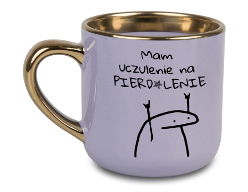 fiolet1.jPersonalizowany kubek fioletowy 400 ml ze złotym rantem i humorystycznym napisem „Mam uczulenie na pierdolenie”, idealny na prezent.pg