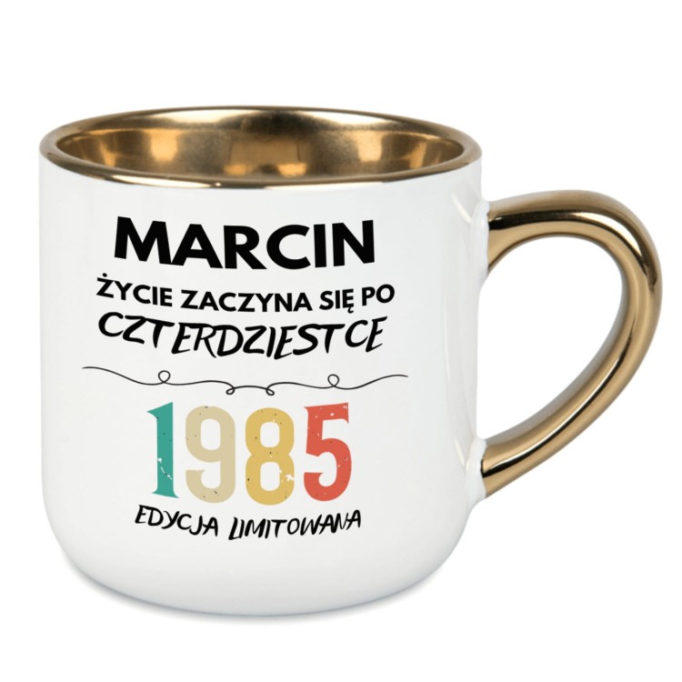 Elegancki kubek 400 ml z personalizowanym imieniem – edycja limitowana 1985 – idealny prezent dla mężczyzny na 40. urodziny