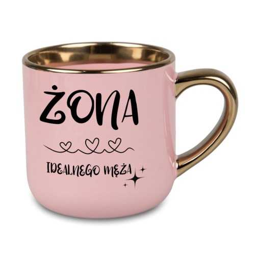 Różowy kubek z napisem Żona idealnego męża, złote ucho, personalizacja imieniem