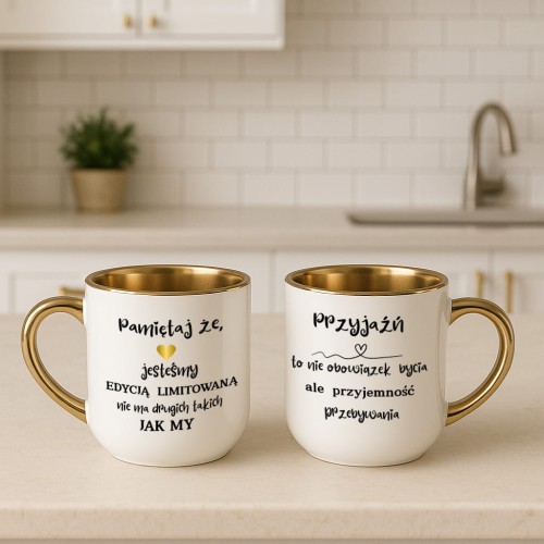 Kubek personalizowany z cytatem „Pamiętaj, że jesteśmy edycją limitowaną – nie ma drugich takich jak my” biały porcelanowy ze złotym rantem i uchem
