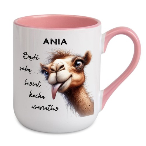 Kubek personalizowany z imieniem i napisem „Bądź sobą… świat kocha wariatów”