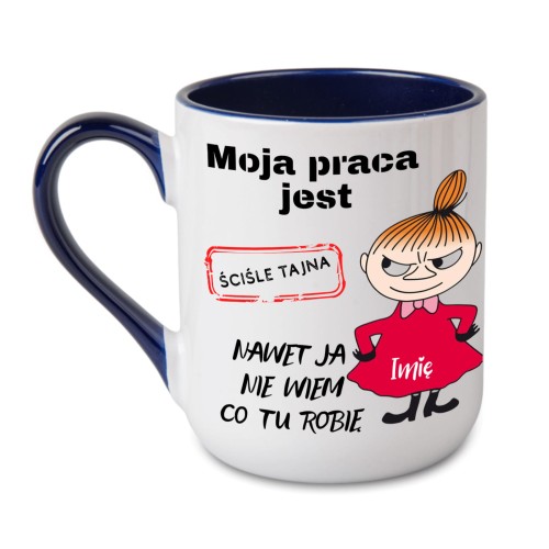 granatowy kubek personalizowany z Małą Mi i napisem moja praca jest ściśle tajna