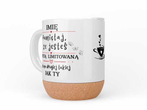 Kubek z korkową podstawą i personalizowanym napisem dla niej