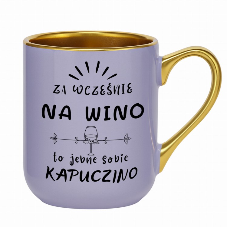 elegancki kubek w kolorze fioletowym z nadrukiem po obu stronach cappuccino i wino