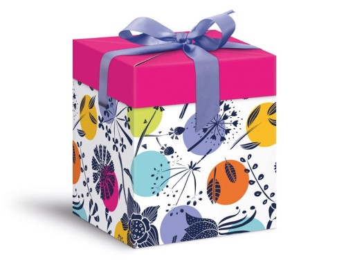 Kolorowe pudełko prezentowe z kwiatowym wzorem