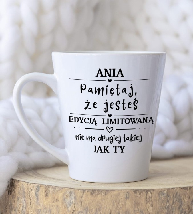 Kubek z napisem „Pamiętaj, że jesteś edycją limitowaną” – prezent dla niej