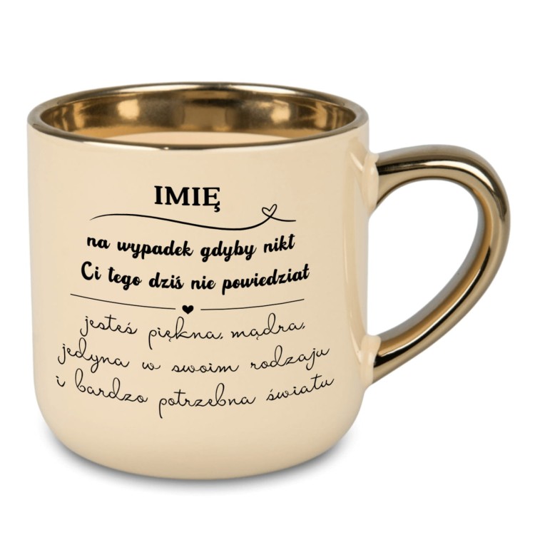 kubek personalizowany z imieniem kremowy ze złotym rantem i uchem alexgrawer.pl