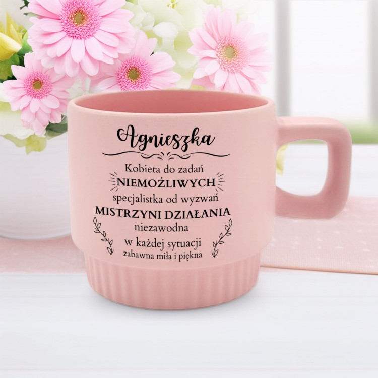 różowy kubek z imieniem Agnieszka kobieta do zadań niemożliwych