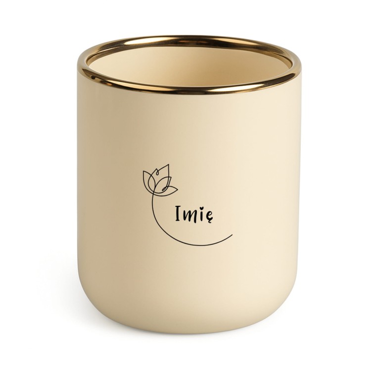 personalizowany kremowy kubek z imieniem po środku