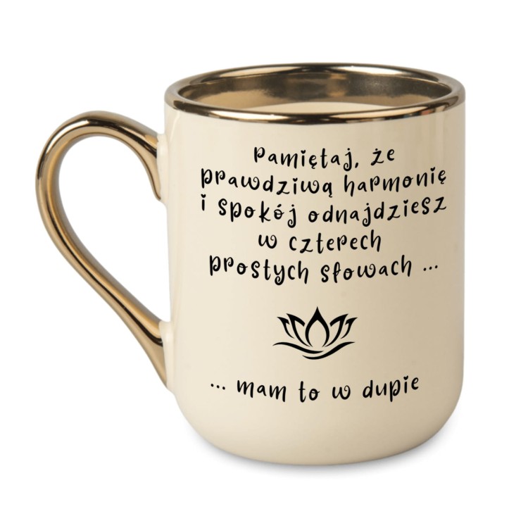 elegancki kubek kremowy ze złotym rantem