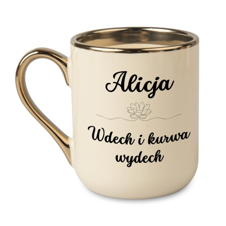 Kremowy kubek personalizowany z imieniem i napisem Wdech i kurwa wydech
