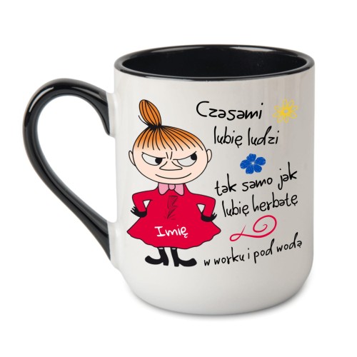 Kubek personalizowany czarny z napisem Czasami lubię ludzi tak samo jak lubię herbatę w worku i pod wodą personalizacja imieniem
