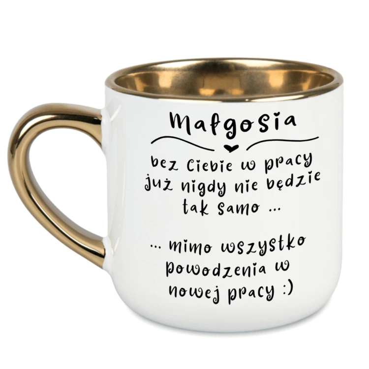 Biały kubek z kawą na biurku – prezent na zmianę pracy z imieniem, Elegant szeroki 400 ml