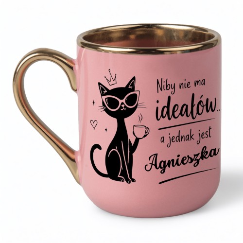 Personalizowany różowy kubek Elegant 330 ml ze złotym uchem i rantem – Niby nie ma ideałów