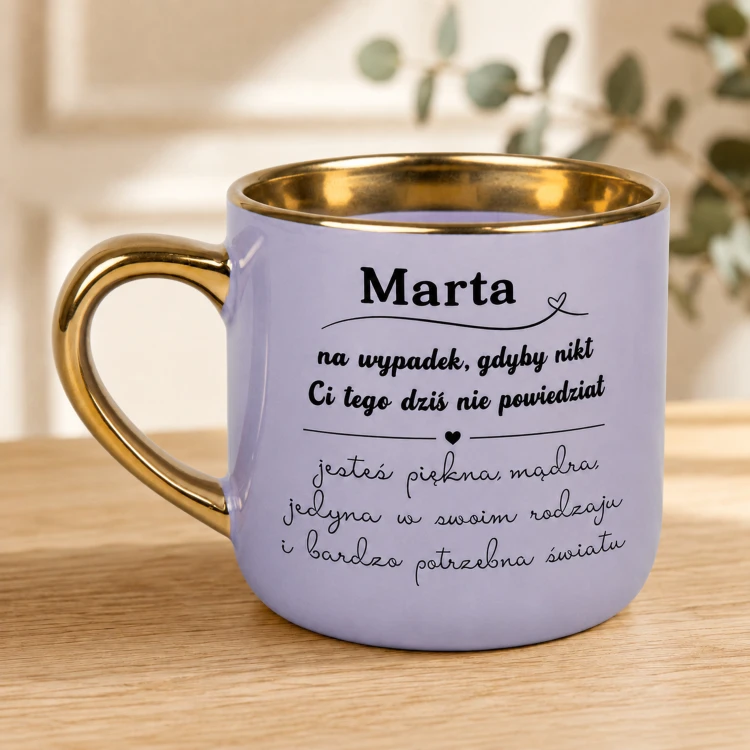 Personalizowany fioletowy kubek „Jesteś piękna, mądra i potrzebna światu”
