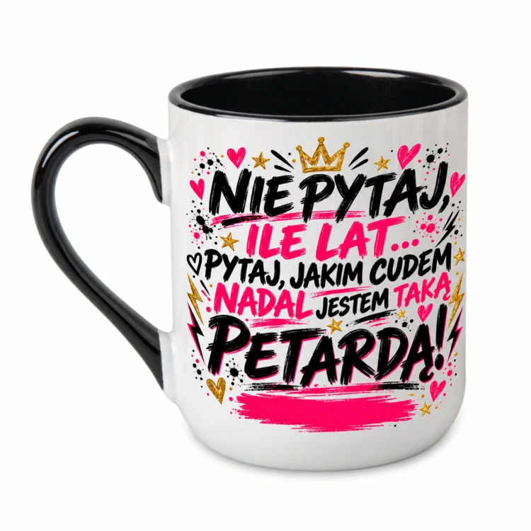 Czarny kubek Alex 330 ml z imieniem i napisem Nadal jestem petardą