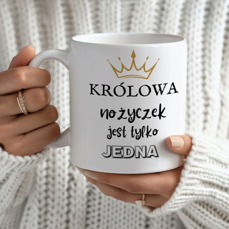 Kubek-Krolowa-nozyczek-jest-tylko-jedna-personalizowany-kubek-fryzjerki-z-imieniem_[619]_1200.jpg