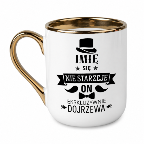 Biały kubek Elegant 330 ml z napisem „Imię się nie starzeje, on ekskluzywnie dojrzewa”