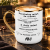 Biały kubek Elegant 330 ml z personalizowanym napisem „Psycholog mówi, że trzeba” w aranżacji