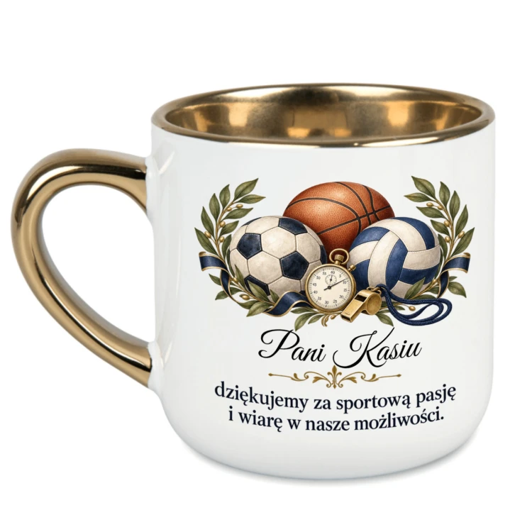 Biały kubek Elegant 400 ml z napisem „Pani Kasiu”, piłkami, stoperem i gwizdkiem – złote ucho po lewej