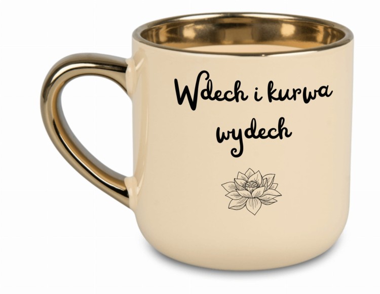kubek ze złotym uchem i kwiatem lotosu