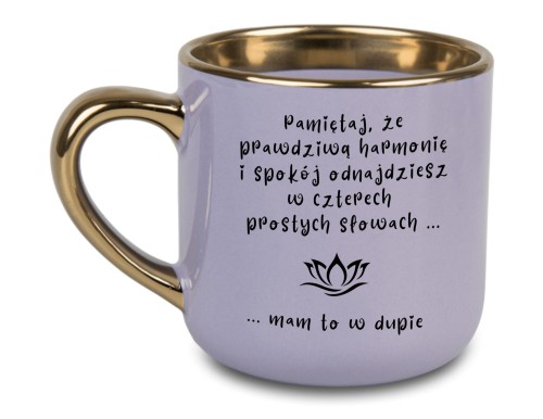 Kubek 'Harmonia w prostocie' z eleganckim złotym wykończeniem i fioletowym kolorem